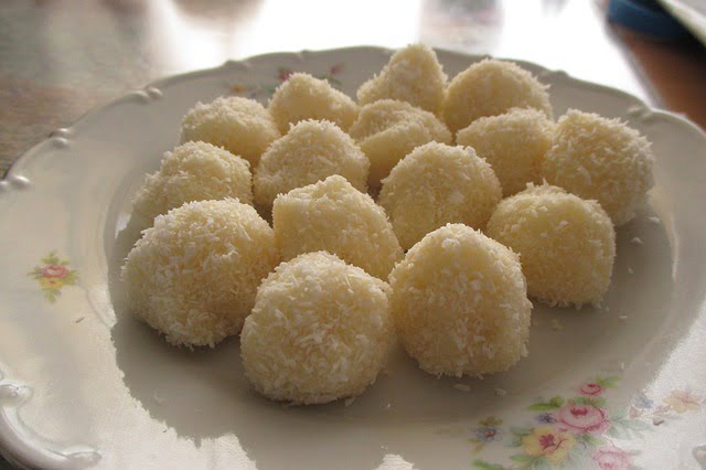 How To Make Coconut Balls Without Condensed Milk