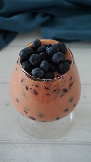 BLUEBERRY BANANA SMOOTHIE